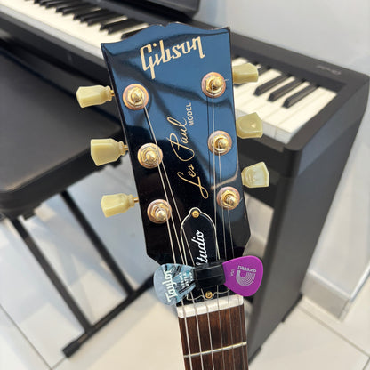 Guitar Headstock Pick Holder - Black Rubber, Holds 2-6 Picks, Fits Between Nut & Capstan | Guitars Limited
