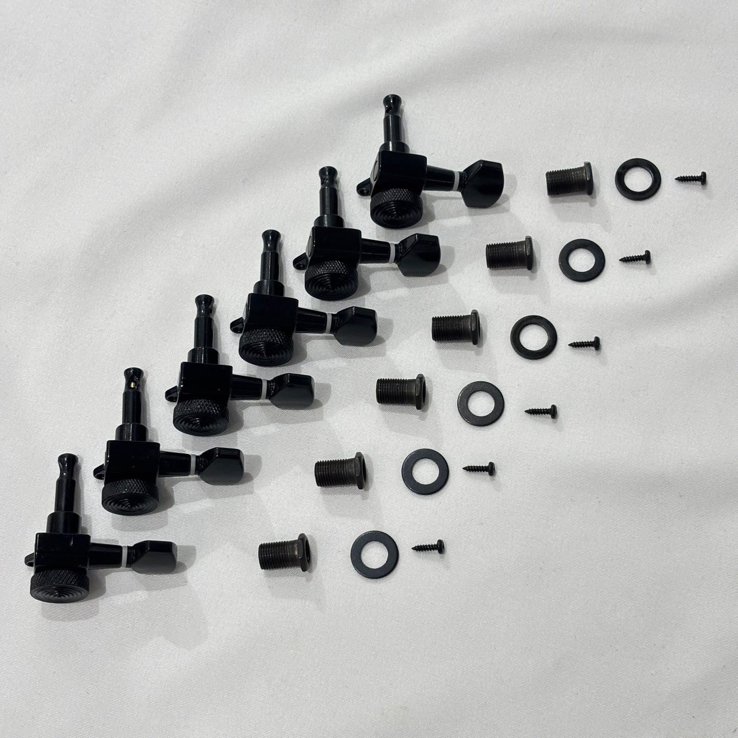 Locking Guitar Tuners / Machine Heads - 6-in-Line Configuration for Stratocaster type guitars | Guitars Limited