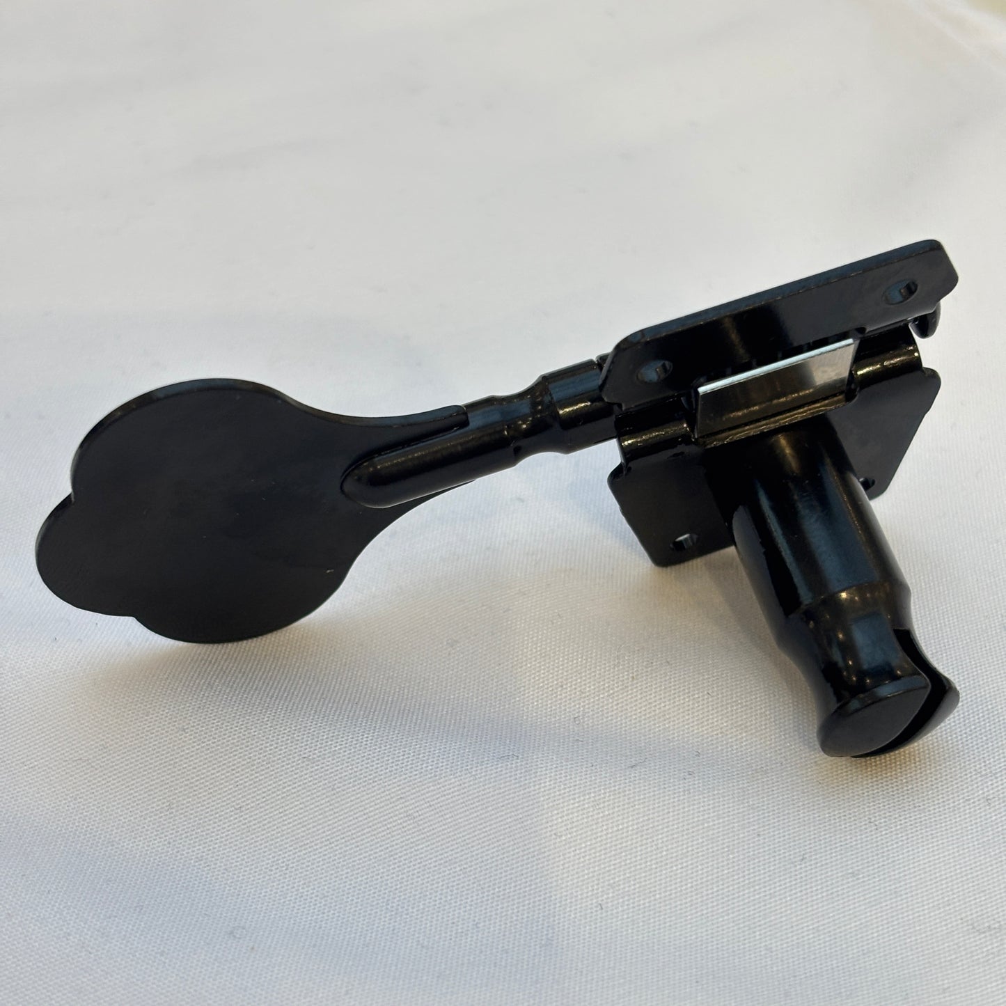 4-String Bass Guitar Tuning Pegs - Open Vintage Style for Fender-type Bass (Gold, Chrome & Black options) | Guitars Limited